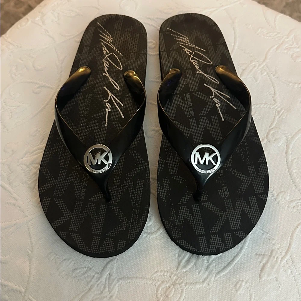 L@@K! Sz 9 Michael Kors Jet Set Signature Flip Flops  VERY DIFFICULT TO FIND - Picture 2 of 5